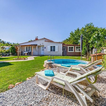 Beautiful Home In Skatari With Kitchen Pula Exterior photo